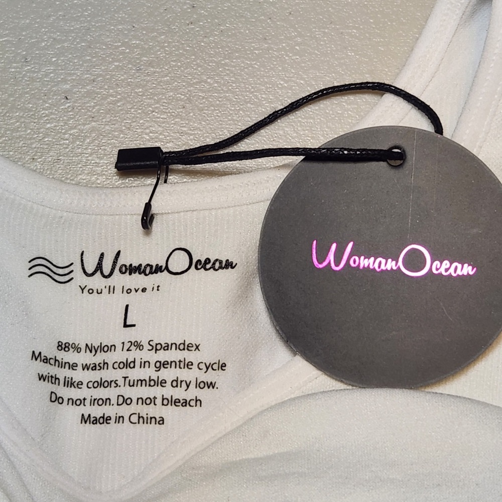 Woman Ocean White Tank Top - Picture 6 of 6